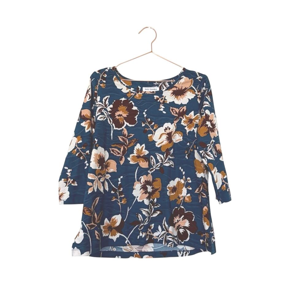 Emily Daniel’s Floral 3/4 Sleeve Scoop Neck Top size medium